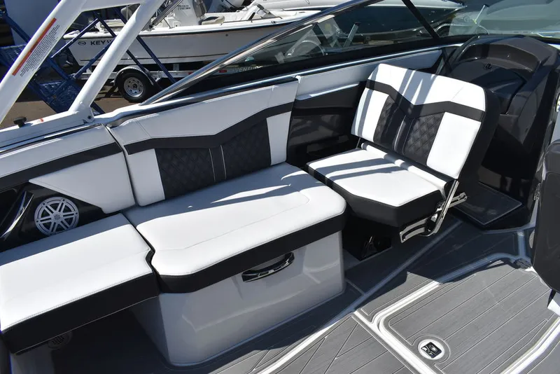 Slide: The Image of Monterey 275SS 2026 - 46