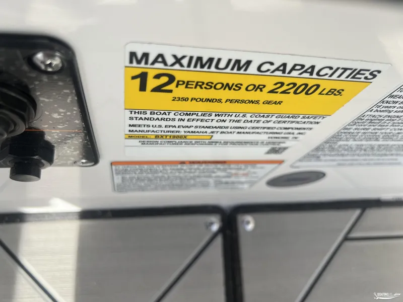 Slide: The Image of Capacity label on 2025 Yamaha Boats 252XE, max 12 persons or 2200 lbs. - 10
