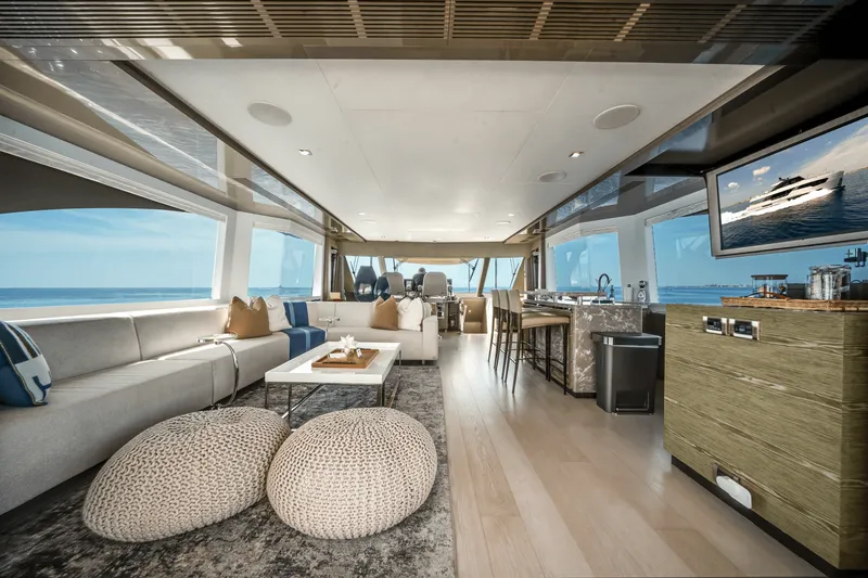 Slide: The Image of Ocean Alexander 30R 2022 - 100