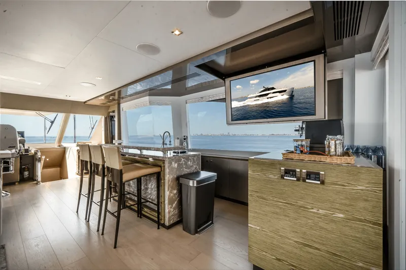 Slide: The Image of Ocean Alexander 30R 2022 - 102