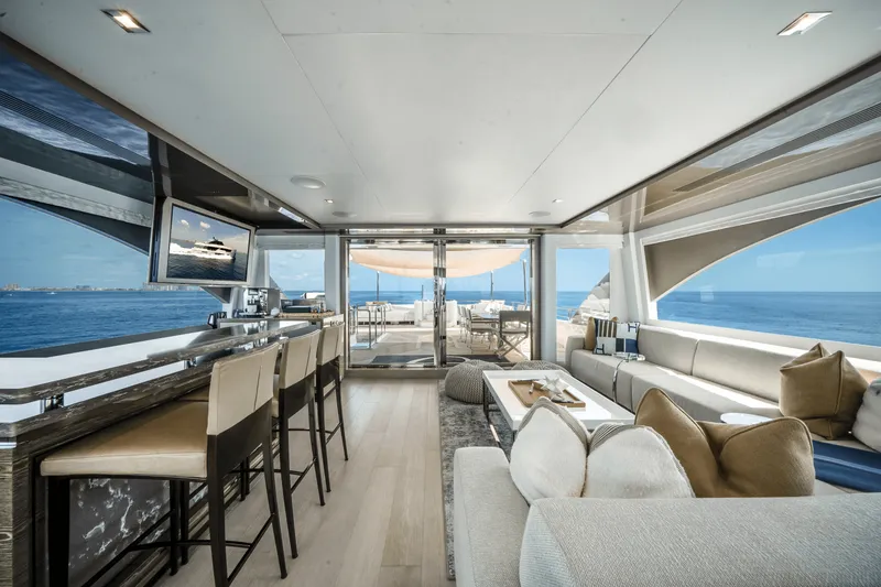 Slide: The Image of Ocean Alexander 30R 2022 - 106