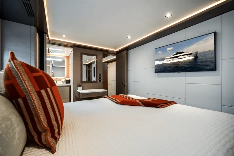 Slide: The Image of Ocean Alexander 30R 2022 - 11