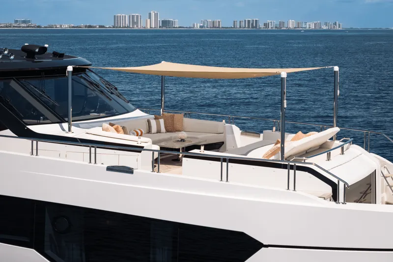 Slide: The Image of Ocean Alexander 30R 2022 - 110