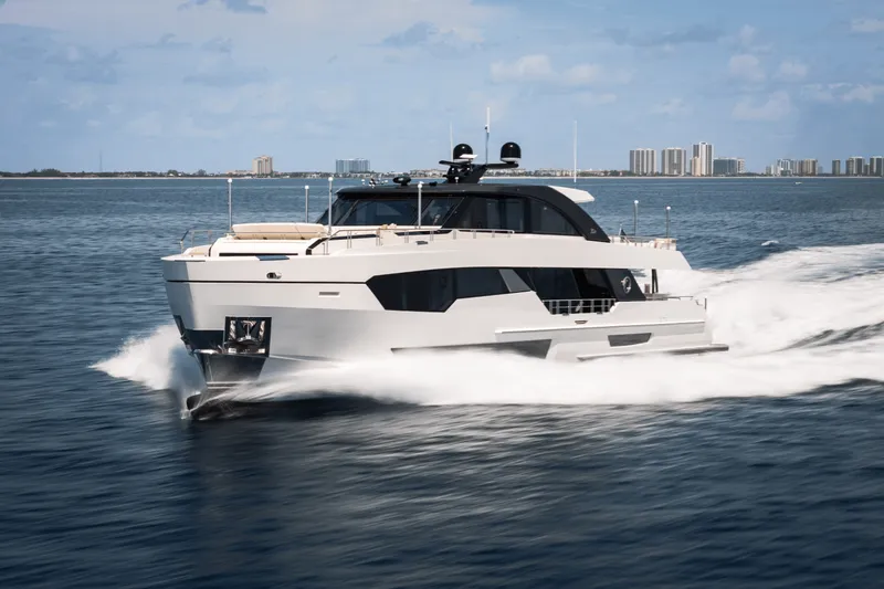 Slide: The Image of Ocean Alexander 30R 2022 - 125