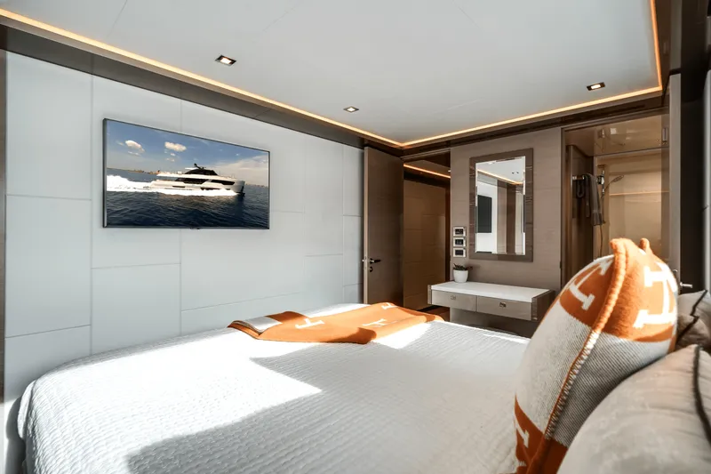 Slide: The Image of Ocean Alexander 30R 2022 - 19