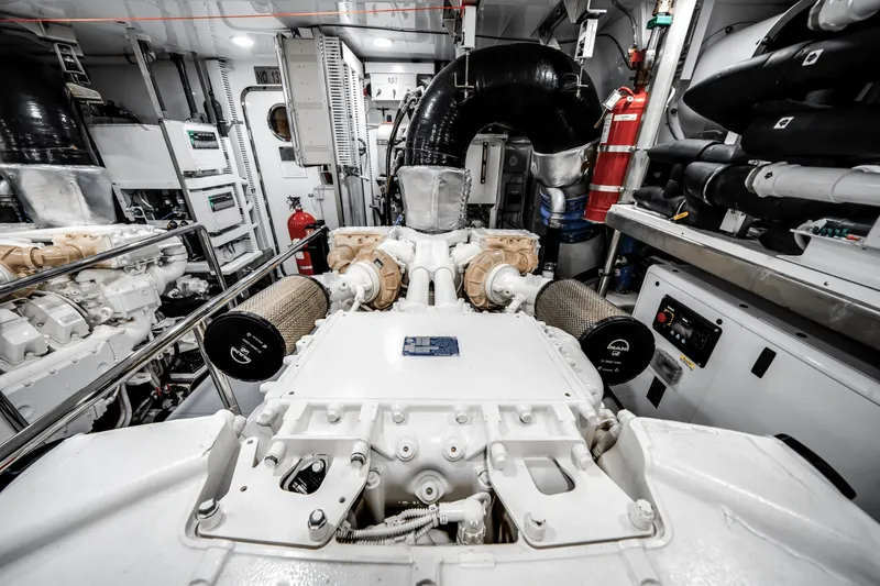 Slide: The Image of Ocean Alexander 30R 2022 - 34