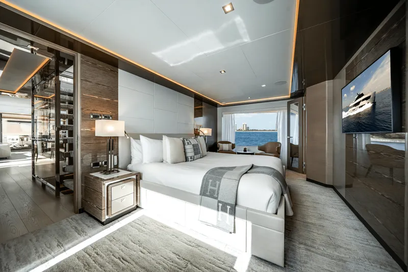 Slide: The Image of Ocean Alexander 30R 2022 - 39