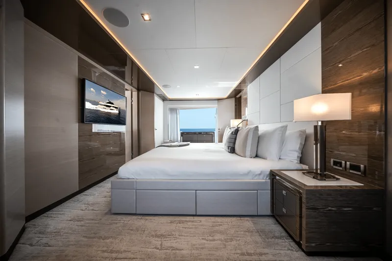 Slide: The Image of Ocean Alexander 30R 2022 - 42