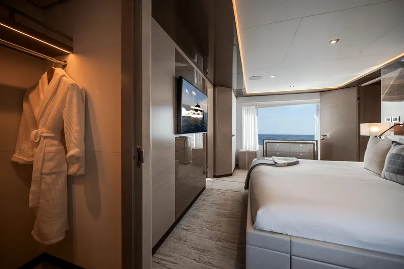 Slide: The Image of Ocean Alexander 30R 2022 - 43