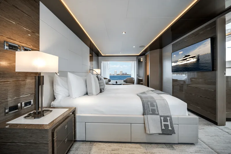 Slide: The Image of Ocean Alexander 30R 2022 - 52