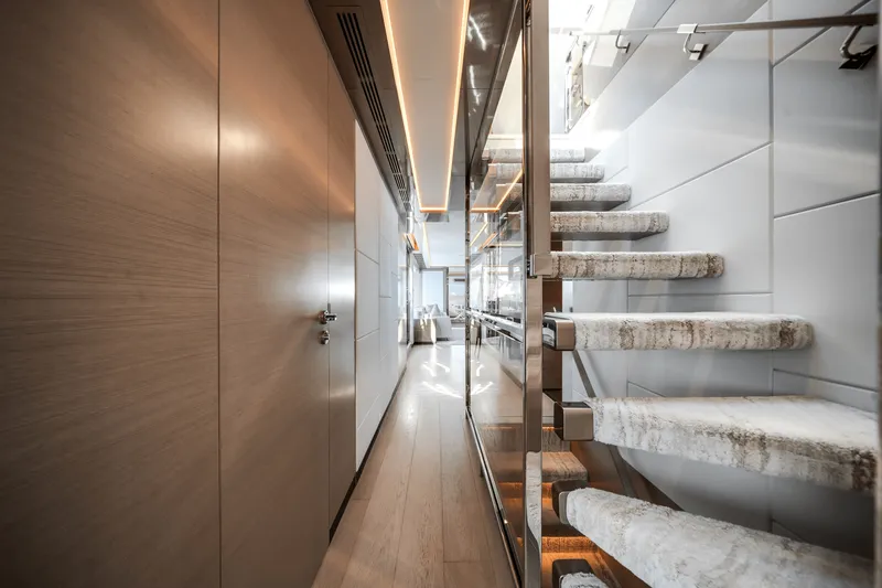 Slide: The Image of Ocean Alexander 30R 2022 - 53