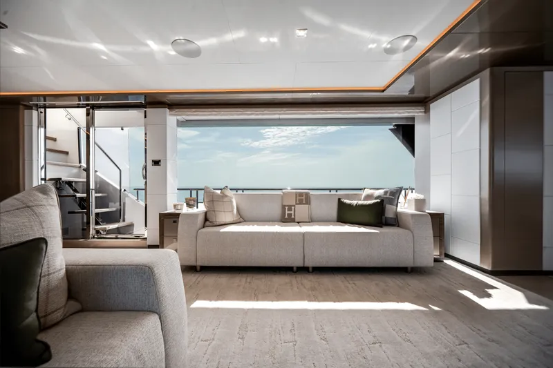 Slide: The Image of Ocean Alexander 30R 2022 - 58