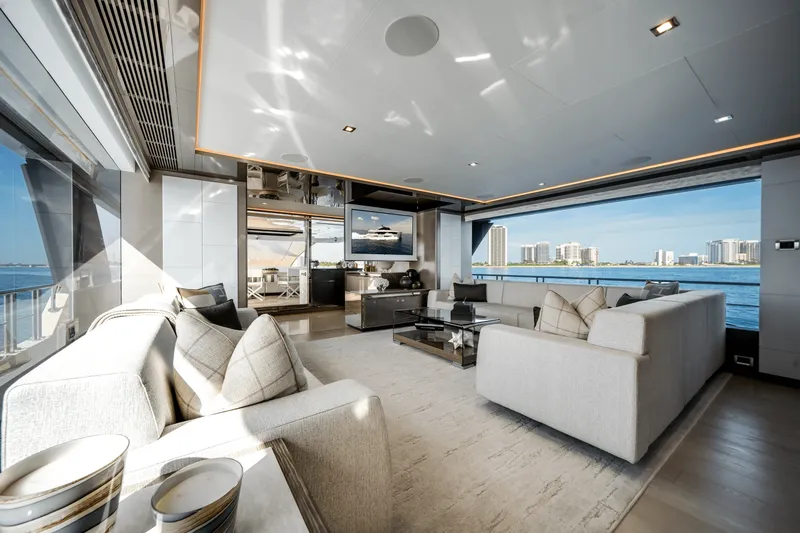 Slide: The Image of Ocean Alexander 30R 2022 - 61