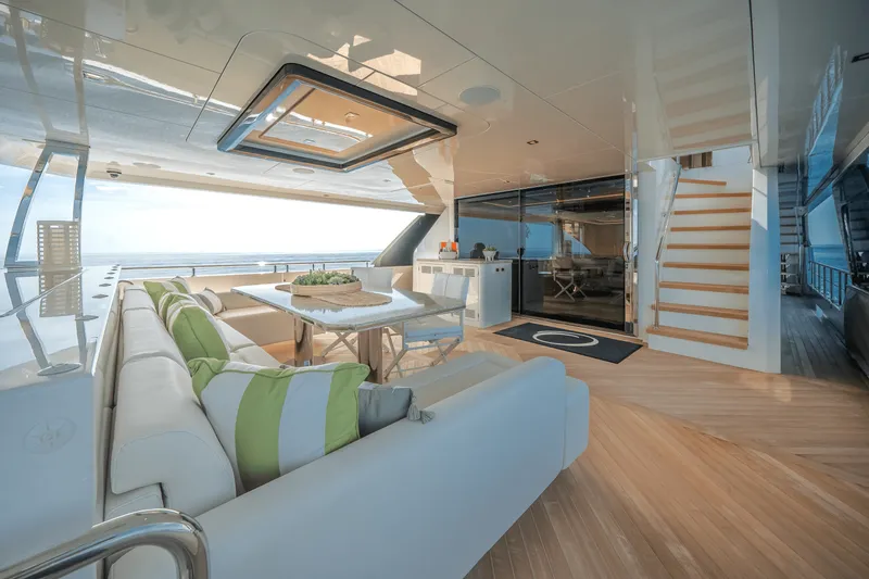 Slide: The Image of Ocean Alexander 30R 2022 - 72