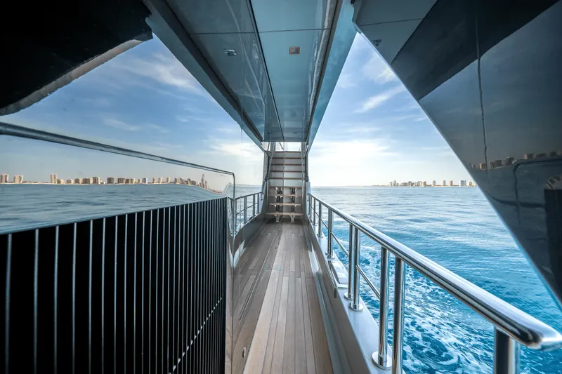 Slide: The Image of Ocean Alexander 30R 2022 - 74