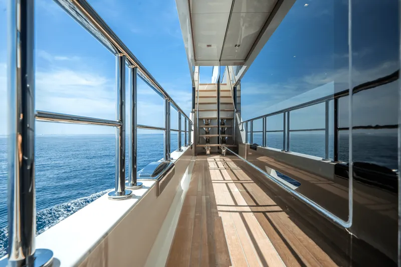 Slide: The Image of Ocean Alexander 30R 2022 - 75