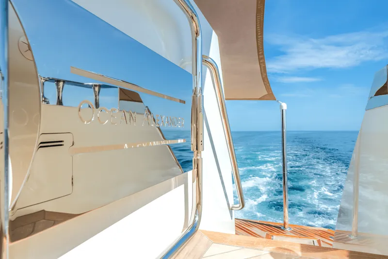 Slide: The Image of Ocean Alexander 30R 2022 - 77