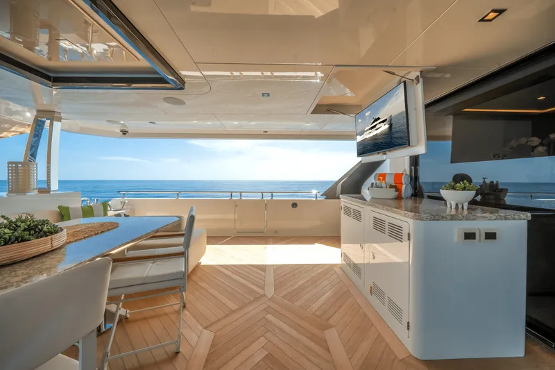 Slide: The Image of Ocean Alexander 30R 2022 - 86