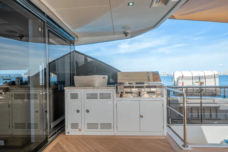 Slide: The Image of Ocean Alexander 30R 2022 - 89