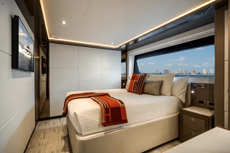 Slide: The Image of Ocean Alexander 30R 2022 - 9