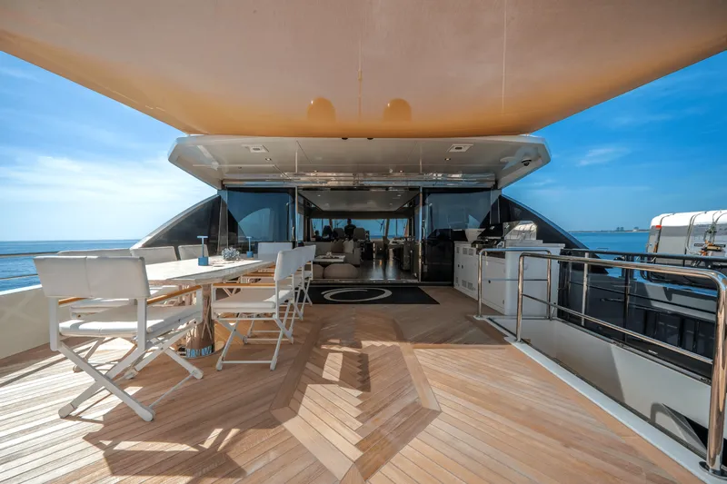 Slide: The Image of Ocean Alexander 30R 2022 - 92