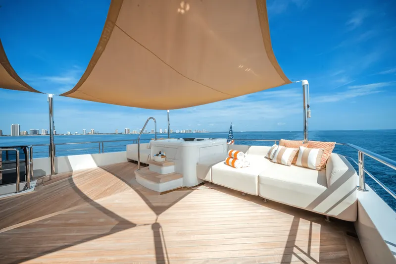 Slide: The Image of Ocean Alexander 30R 2022 - 94