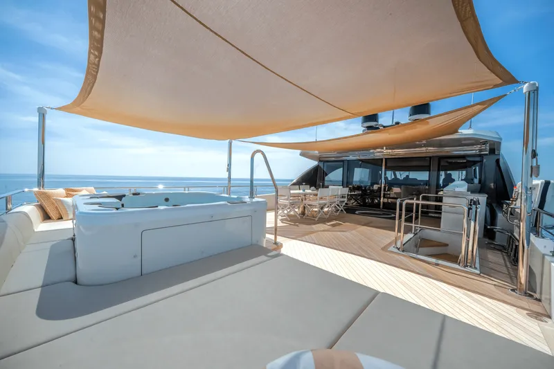 Slide: The Image of Ocean Alexander 30R 2022 - 97