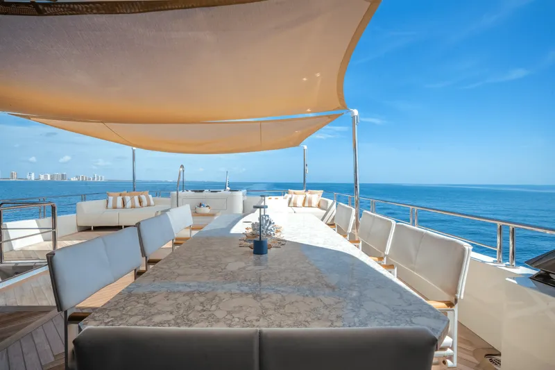 Slide: The Image of Ocean Alexander 30R 2022 - 99