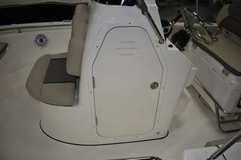 Slide: The Image of Key West Boats 189 FS 2026 - 10