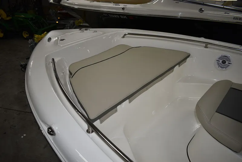 Slide: The Image of Key West Boats 189 FS 2026 - 11