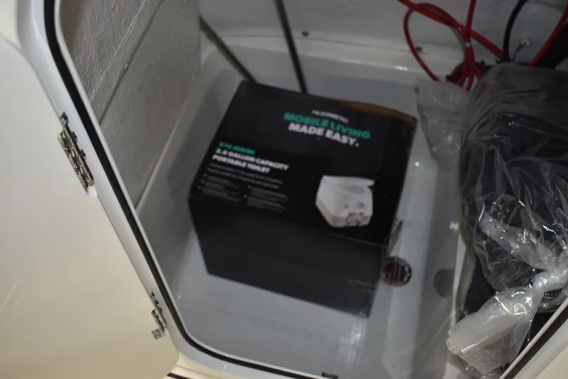 Slide: The Image of Key West Boats 189 FS 2026 - 12