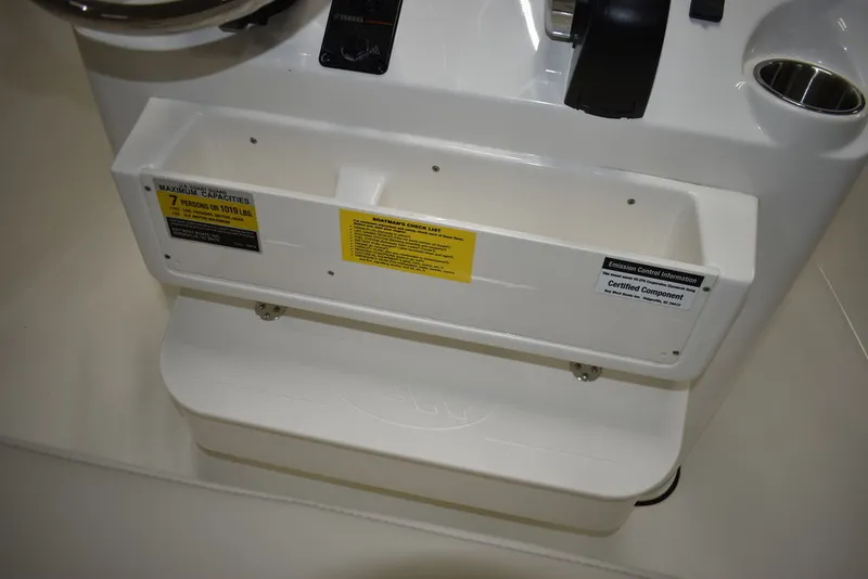 Slide: The Image of Key West Boats 189 FS 2026 - 17