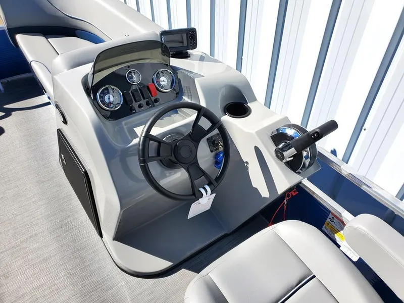 Slide: The Image of Helm Fishfinder, Instrument Package - 3