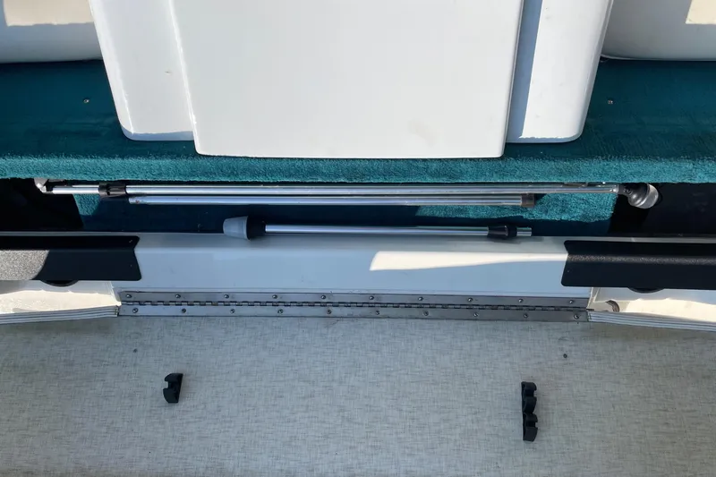 Slide: The Image of Close-up of 1997 Sea Ray 190 SIGNATURE boat interior details. - 20