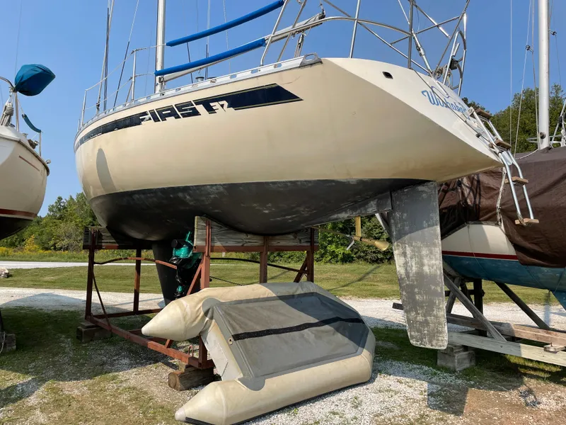 Slide: The Image of Beneteau First 32 1984 - 1