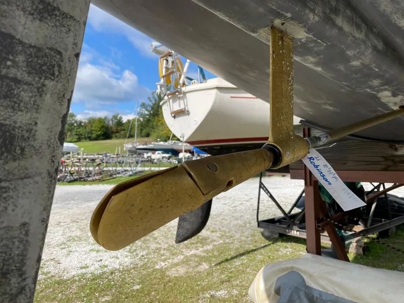 Slide: The Image of Beneteau First 32 1984 - 10