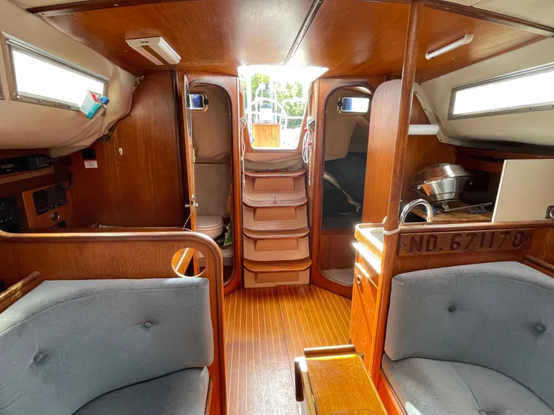 Slide: The Image of Beneteau First 32 1984 - 15
