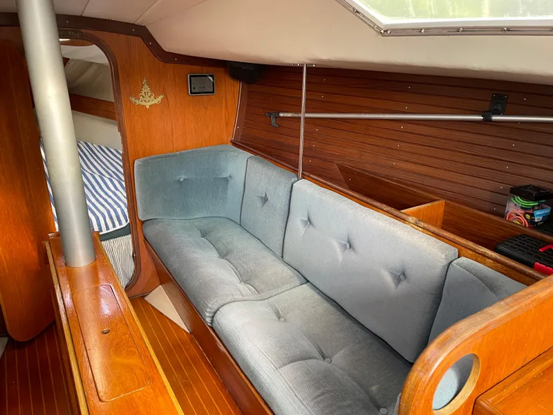 Slide: The Image of Beneteau First 32 1984 - 24