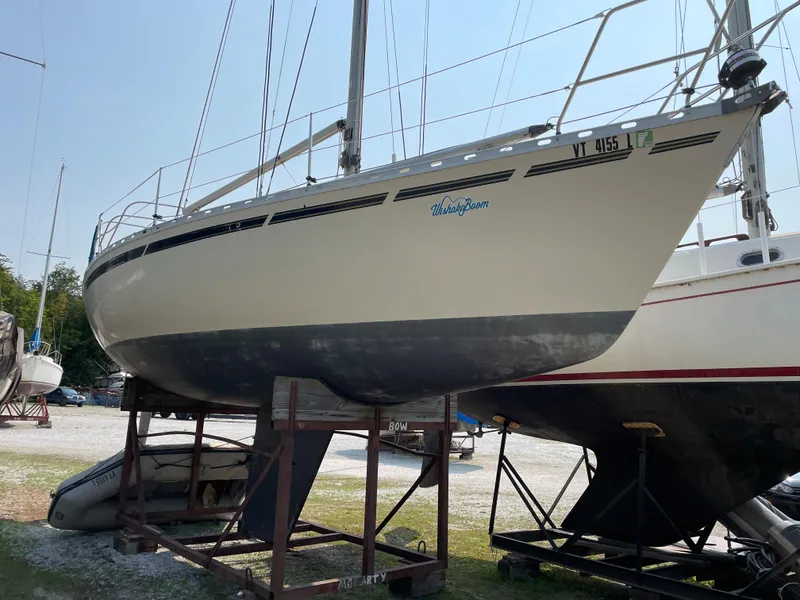 Slide: The Image of Beneteau First 32 1984 - 4