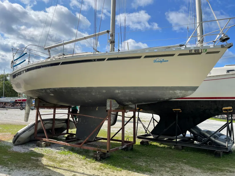 Slide: The Image of Beneteau First 32 1984 - 9
