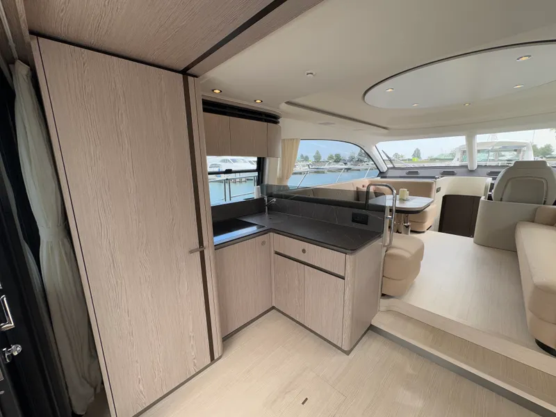 Slide: The Image of Azimut 53 FLY 2025 - 10