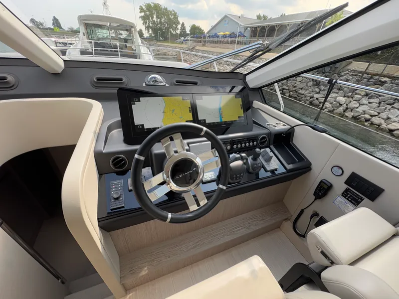 Slide: The Image of Azimut 53 FLY 2025 - 18