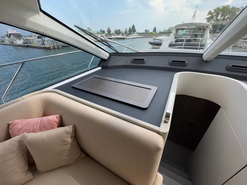 Slide: The Image of Azimut 53 FLY 2025 - 20