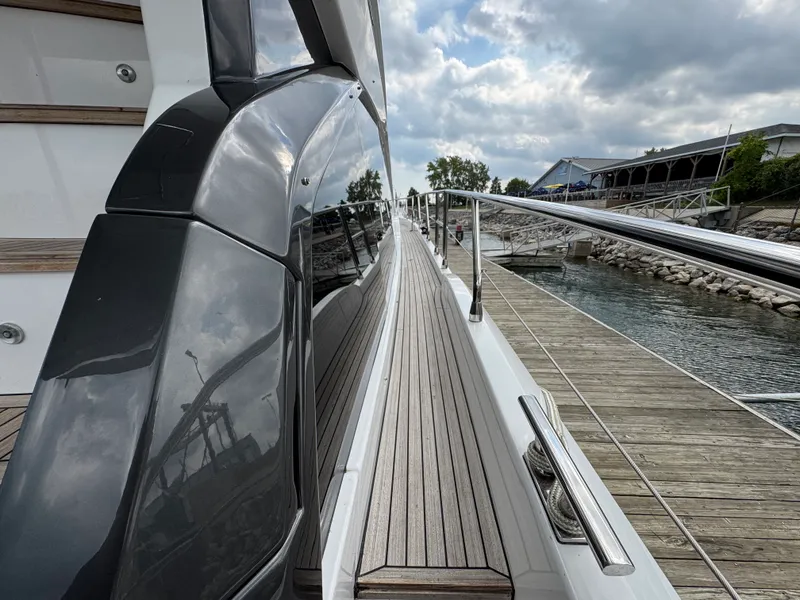 Slide: The Image of Azimut 53 FLY 2025 - 4