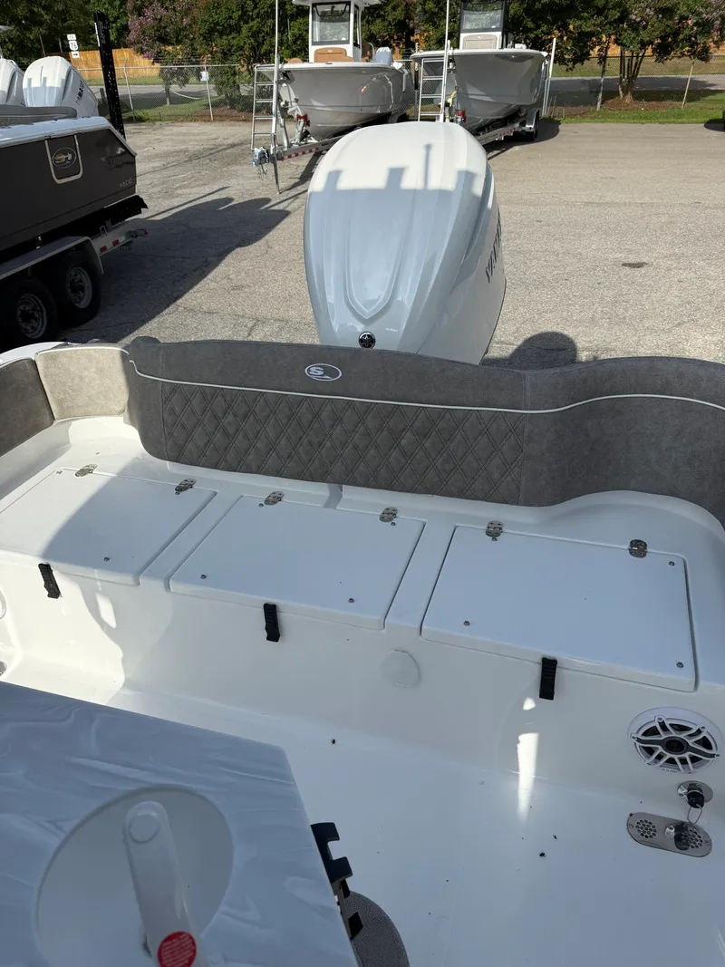 Slide: The Image of Sea Hunt Ultra 255SE 2026 - 14