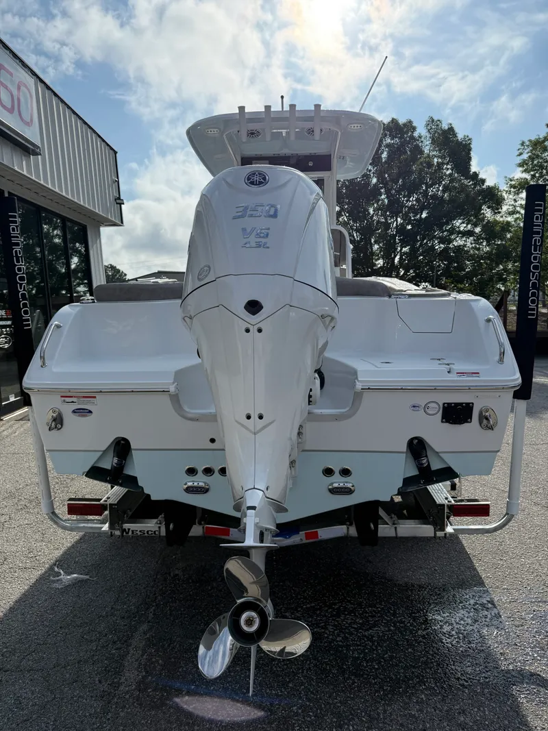 Slide: The Image of Sea Hunt Ultra 255SE 2026 - 4