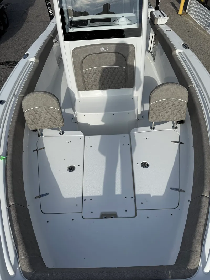 Slide: The Image of Sea Hunt Ultra 255SE 2026 - 8