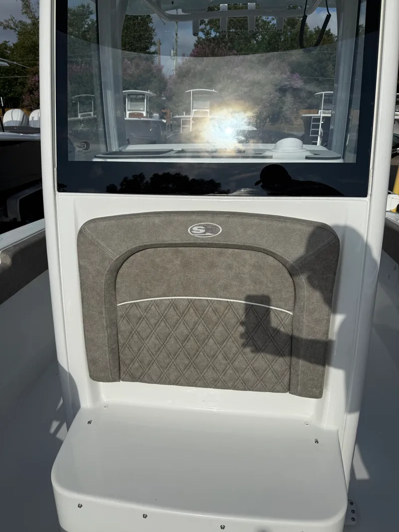 Slide: The Image of Sea Hunt Ultra 255SE 2026 - 9