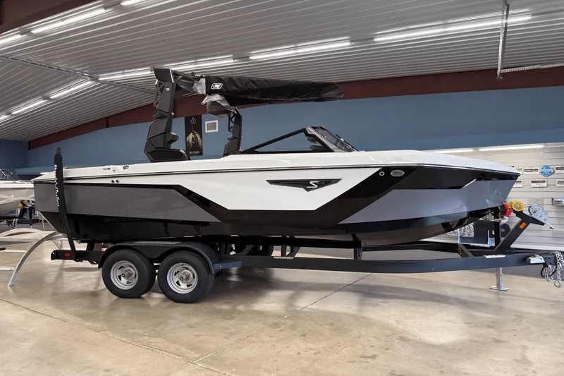 Slide: The Image of Nautique Super Air Nautique S21 2026 - 5