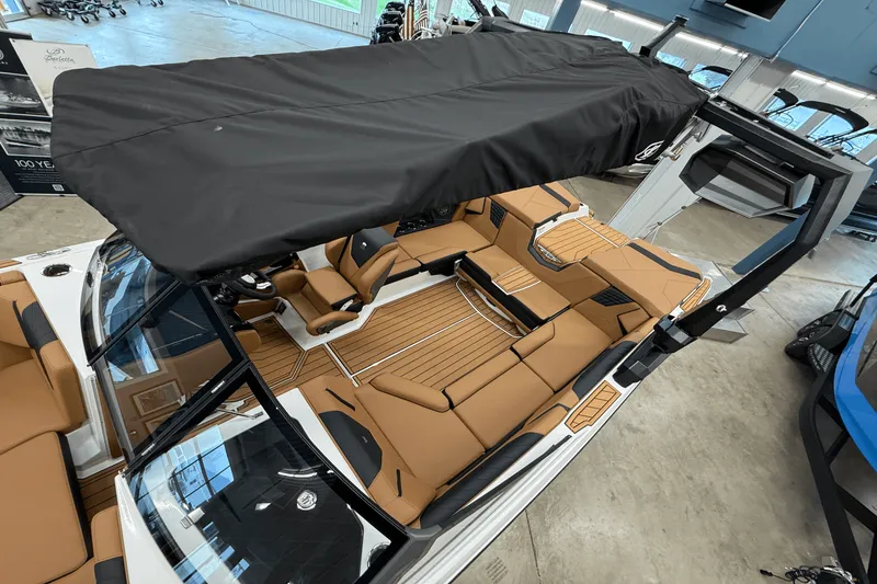 Slide: The Image of Nautique Super Air Nautique S21 2026 - 105